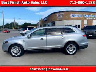Used 2012 Lincoln MKT FWD image 1