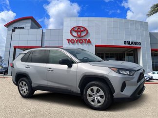 Used 2019 Toyota RAV4 LE image 1