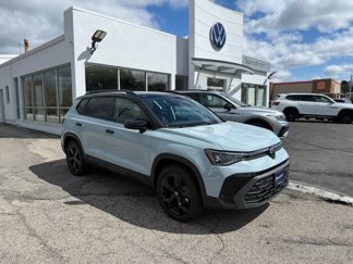 New 2025 Volkswagen Taos SE image 1