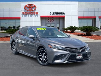 Used 2024 Toyota Camry SE image 1