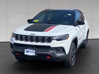 Used 2024 Jeep Compass Trailhawk image 1