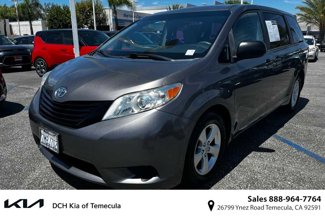 Used 2015 Toyota Sienna L image 1