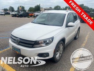 Used 2012 Volkswagen Tiguan SE image 1