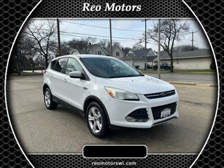 Used 2016 Ford Escape SE w/ SE Cold Weather Package image 1