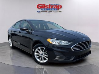 Used 2020 Ford Fusion SE image 1