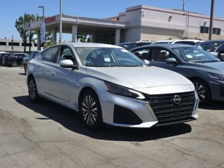 Used 2023 Nissan Altima 2.5 SV image 1