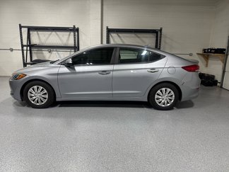 Used 2017 Hyundai Elantra SE image 1