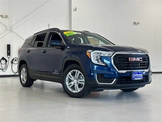 Certified 2022 GMC Terrain SLE w/ Driver Convenience Package image 1
