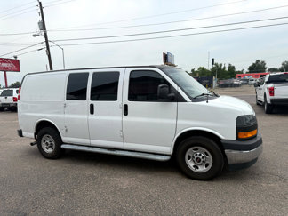 Used 2017 GMC Savana 2500 image 1