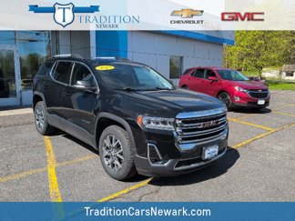 Used 2023 GMC Acadia SLT image 1