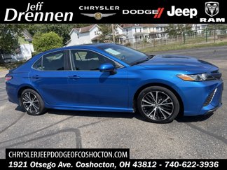 Used 2020 Toyota Camry image 1