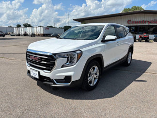 Used 2024 GMC Terrain SLE image 1