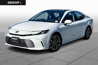 Used 2025 Toyota Camry XLE image 1