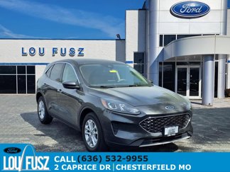 Used 2020 Ford Escape SE image 1