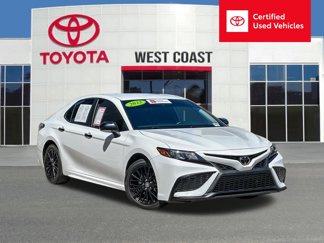 Used 2022 Toyota Camry SE image 1