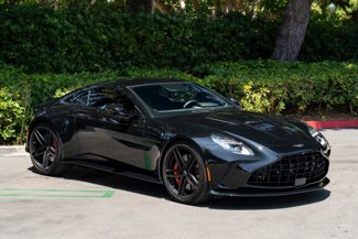 Used 2025 Aston Martin V8 Vantage Coupe image 1