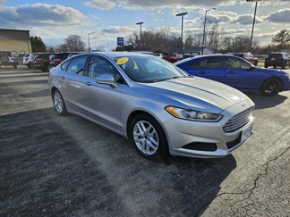 Used 2015 Ford Fusion SE image 1