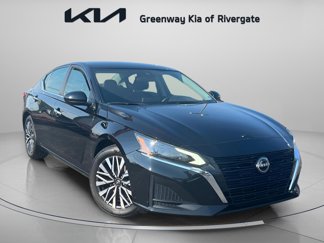 Used 2023 Nissan Altima 2.5 SV image 1