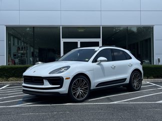 Certified 2024 Porsche Macan image 1