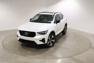 Used 2025 Volvo XC40 B5 Plus w/ Protection Package Premier image 1