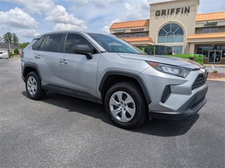 Used 2022 Toyota RAV4 LE image 1