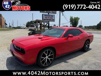 Used 2014 Dodge Challenger SXT image 1