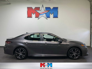 Used 2019 Toyota Camry SE image 1
