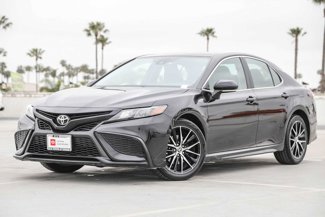 Certified 2022 Toyota Camry SE image 1