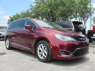Used 2019 Chrysler Pacifica Touring-L Plus image 1