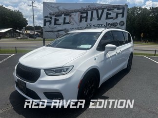 Used 2022 Chrysler Pacifica Touring-L w/ S Appearance Package image 1