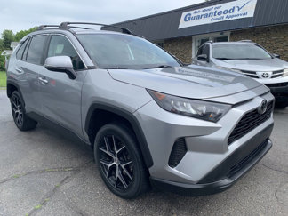 Used 2021 Toyota RAV4 LE image 1