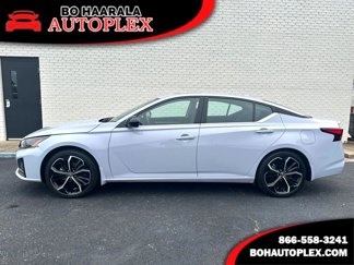 Used 2024 Nissan Altima 2.5 SR w/ SR Premium Package image 1