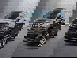 Used 2024 Jeep Compass Sport image 1