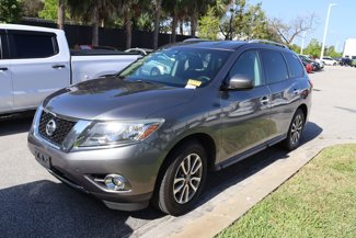Used 2016 Nissan Pathfinder SV image 1