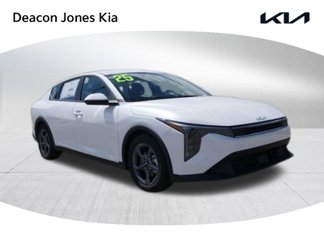 New 2025 Kia K4 LXS image 1