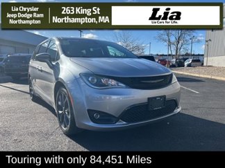 Used 2020 Chrysler Pacifica Touring w/ S Appearance Package image 1