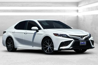 Used 2024 Toyota Camry SE image 1