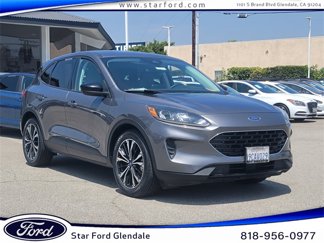 Used 2022 Ford Escape SE w/ SE Sport Appearance Package image 1