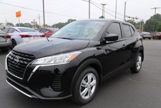 New 2025 Nissan Kicks Play S image 1