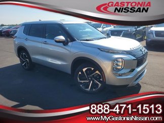 Used 2024 Mitsubishi Outlander SE image 1