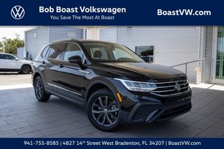 Certified 2023 Volkswagen Tiguan SE image 1
