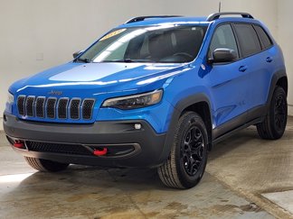 Used 2019 Jeep Cherokee Trailhawk w/ Cold Weather Group image 1