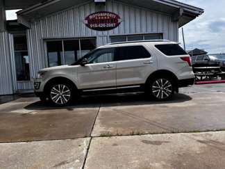 Used 2017 Ford Explorer Platinum image 1