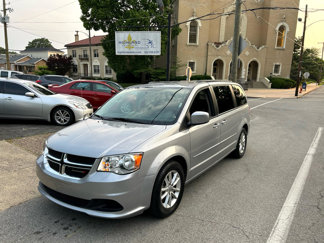 Used 2013 Dodge Grand Caravan SXT image 1