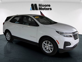 Used 2022 Chevrolet Equinox LS w/ LPO, Floor Liner Package image 1
