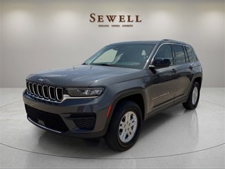 Used 2023 Jeep Grand Cherokee Laredo image 1