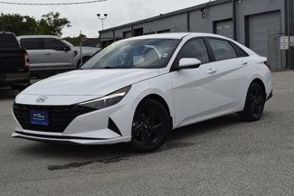 Used 2023 Hyundai Elantra SEL image 1