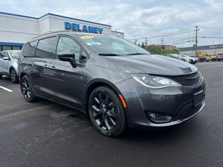 Used 2019 Chrysler Pacifica Touring-L Plus w/ S Appearance Package image 1
