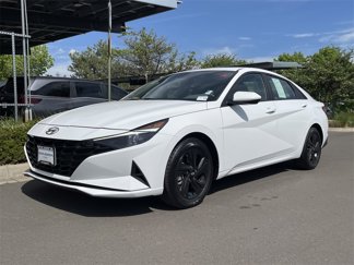 Used 2021 Hyundai Elantra Blue image 1
