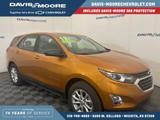 Used 2018 Chevrolet Equinox LS image 1